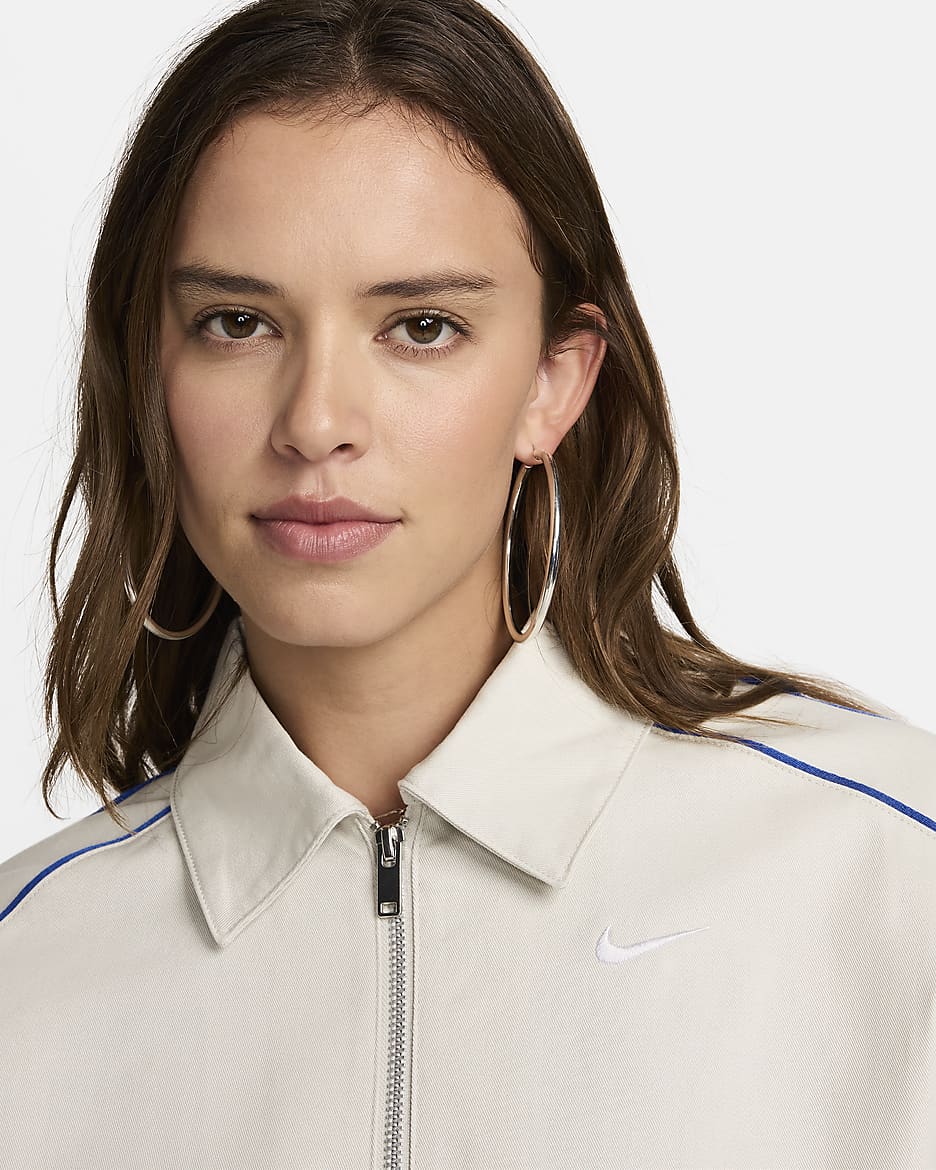 Veste tissée Nike Sportswear pour Femme - Light Bone/Game Royal/Blanc