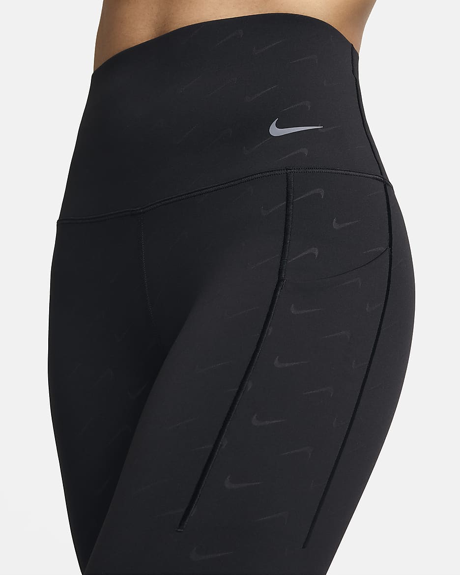 Nike Universa Leggings de 7/8 de talle alto y sujeción media con bolsillos y estampado - Mujer - Negro/Negro