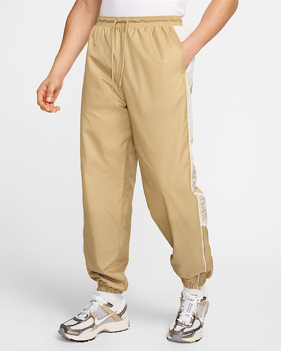 Joggers de tejido Woven para hombre Nike Club - Beige paracaídas/Vela/Caqui claro/Vela