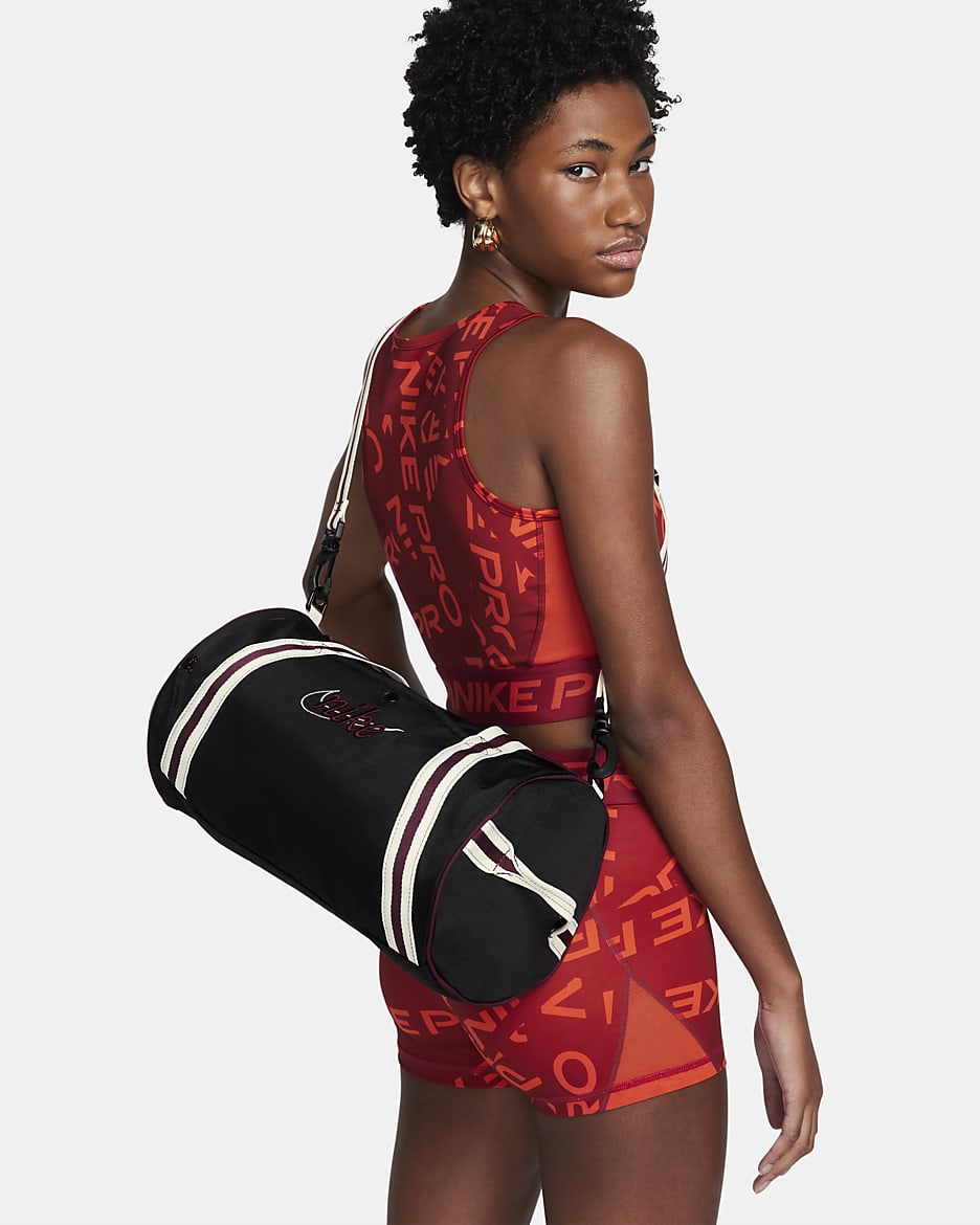 กระเป๋า Duffel สไตล์เรโทร Nike Heritage (13 ล.) - ดำ/Sail/Night Maroon