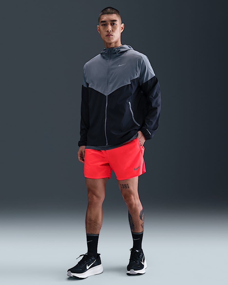 Nike Dri-FIT Challenger Men's 13cm (approx.) Brief-Lined Versatile Shorts - Bright Crimson/Bright Crimson/Black