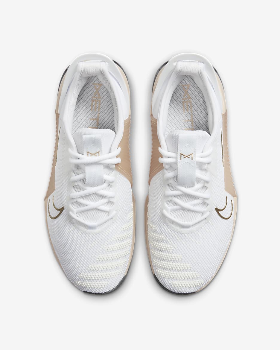 Nike Metcon 9 EasyOn Zapatillas de training - Mujer - Blanco/Metallic Gold Grain/Sanddrift/Blanco