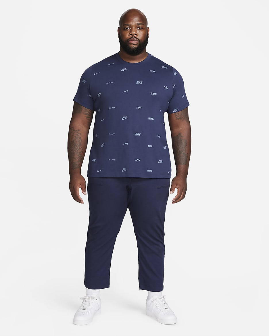 Playera con estampado en toda la prenda para hombre Nike Club - Azul marino medianoche