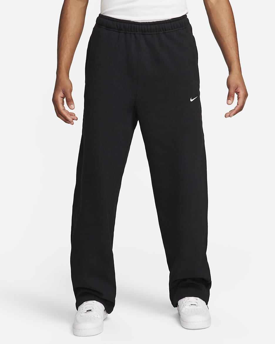 Nike Solo Swoosh Fleece-Hose mit offenem Saum für Herren - Schwarz/Weiß