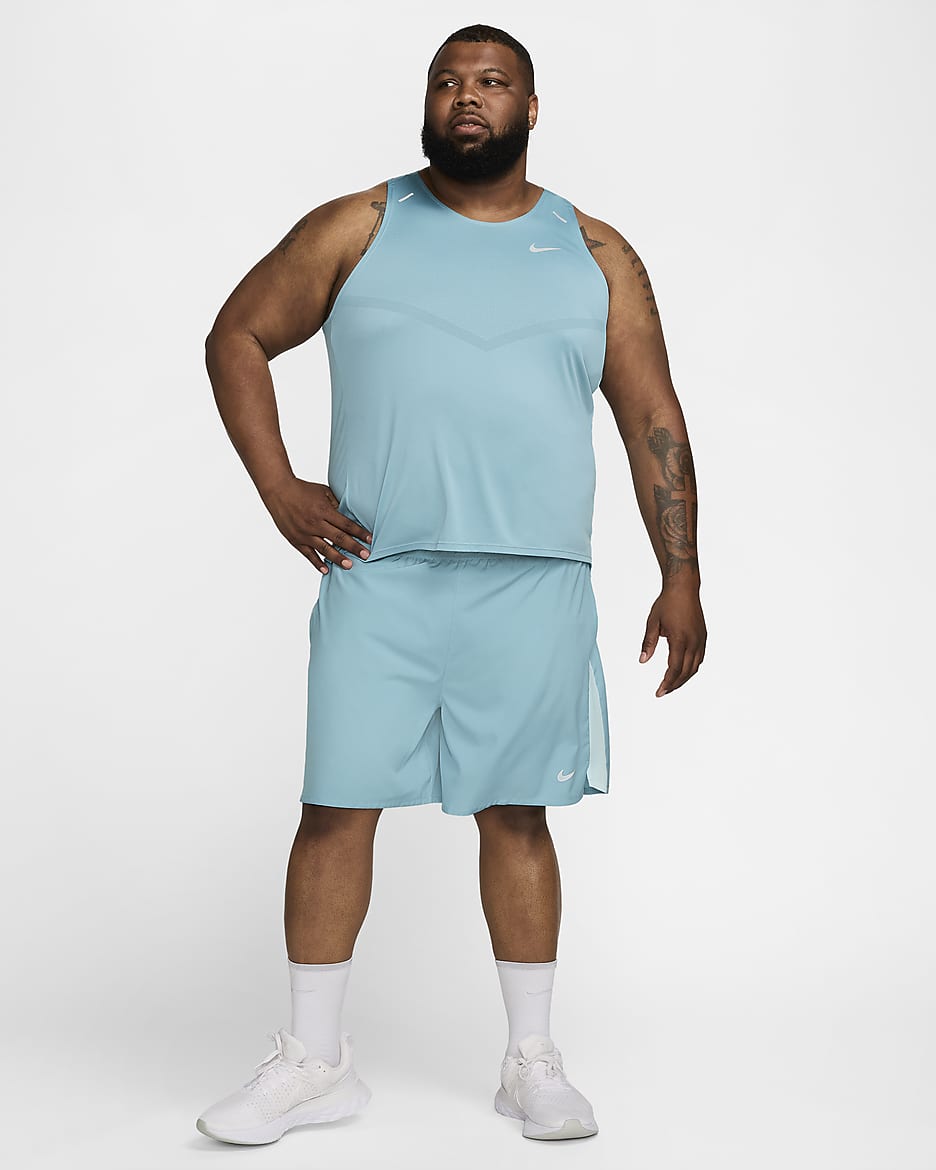 Nike Challenger Dri-FIT 18 cm-es, 2 az 1-ben férfi futórövidnadrág - Denim Turquoise/Glacier Blue/Fekete