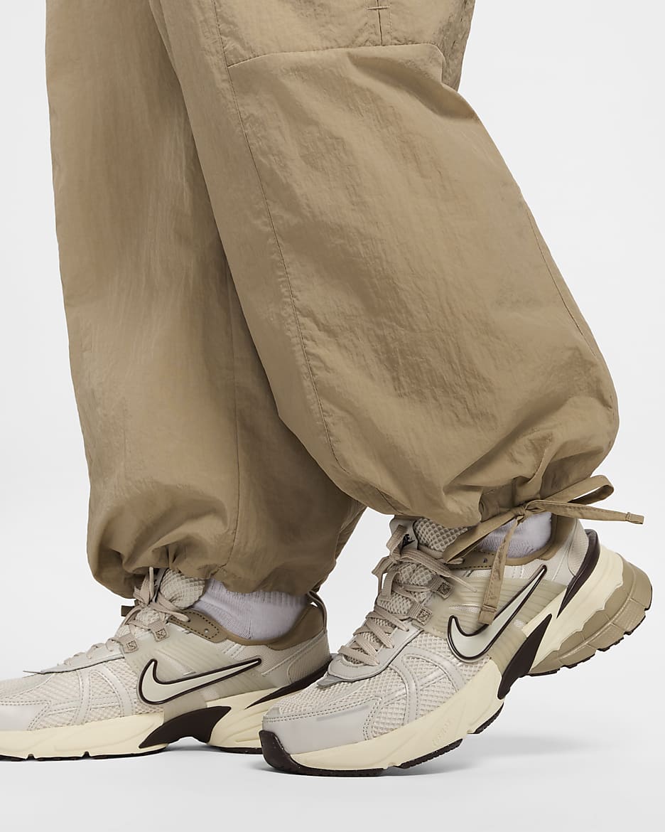 Nike Sportswear Women's High-Waisted Woven Cargo Trousers - Khaki/Black