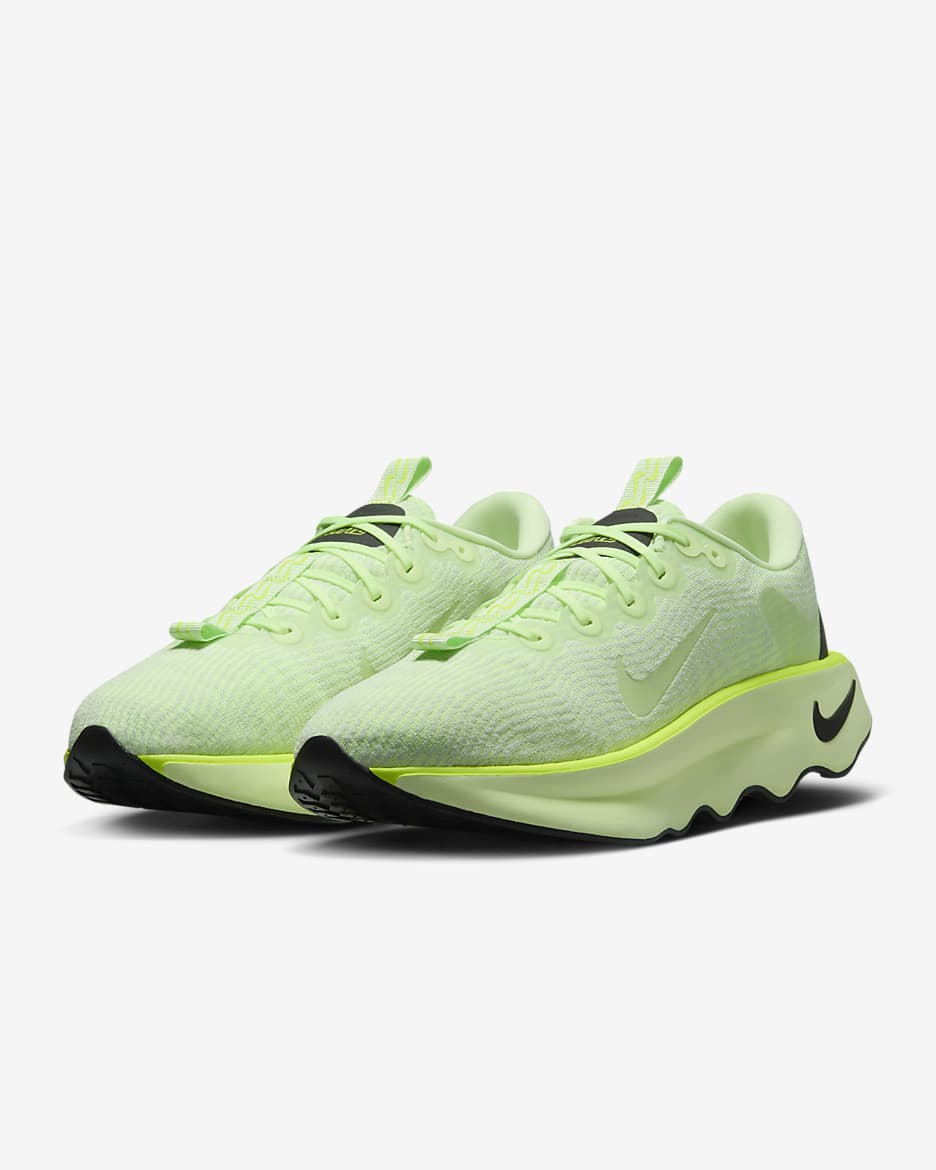 Chaussure de marche Nike Motiva pour homme - Barely Volt/Volt Tint/Noir/Volt