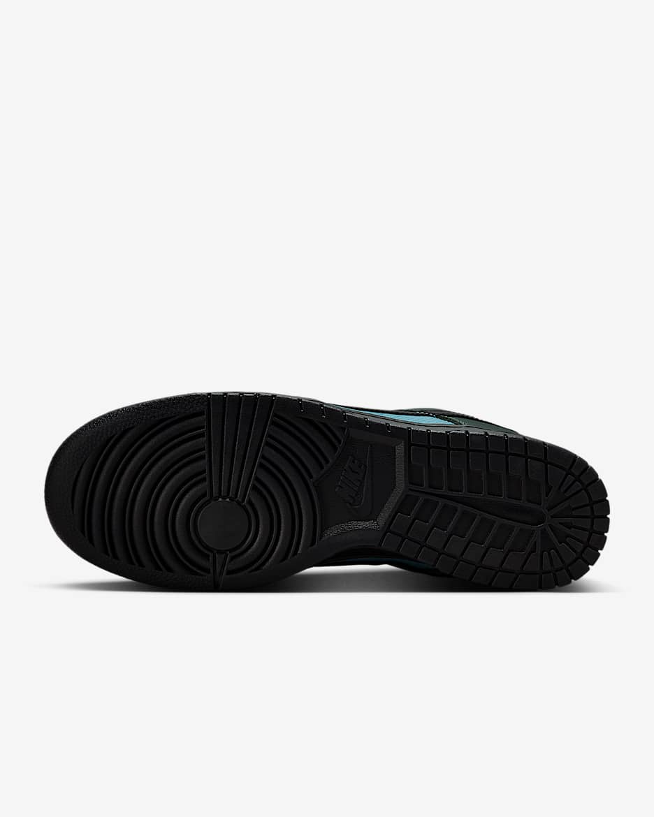 Nike Dunk Low Retro SE Men's Winterized Shoes
