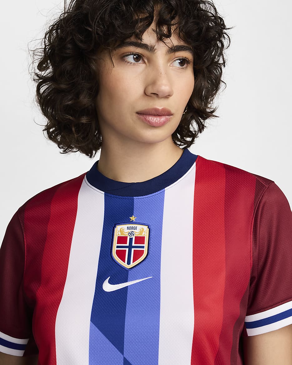 Norway (Damen-Team) 2024/25 Stadium Home Nike Replica Fußballtrikot mit Dri-FIT-Technologie (Damen) - Team Red/Blue Void/Blue Void/Weiß