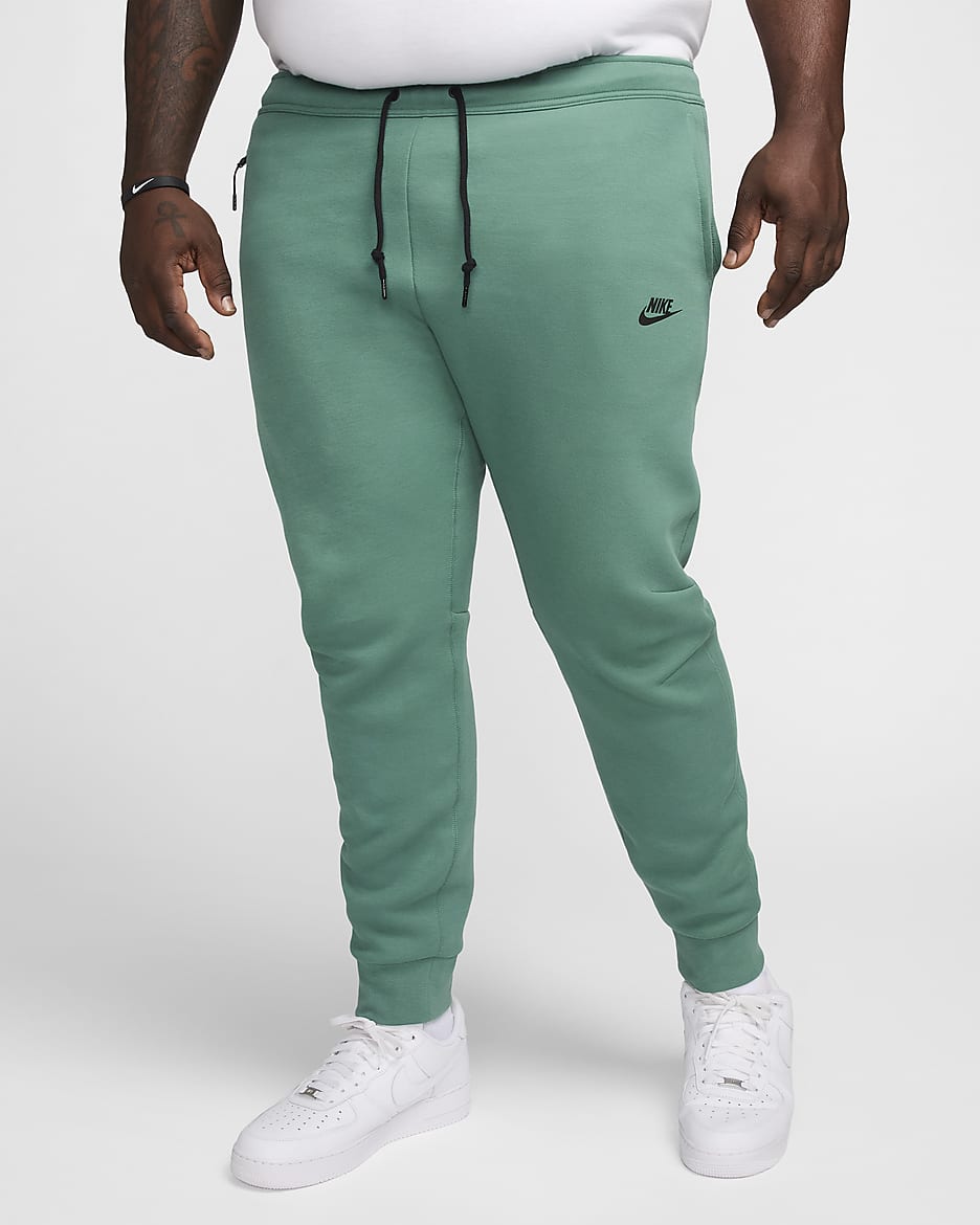 Nike Sportswear Tech Fleece férfi szabadidőnadrág - Bicoastal/Fekete