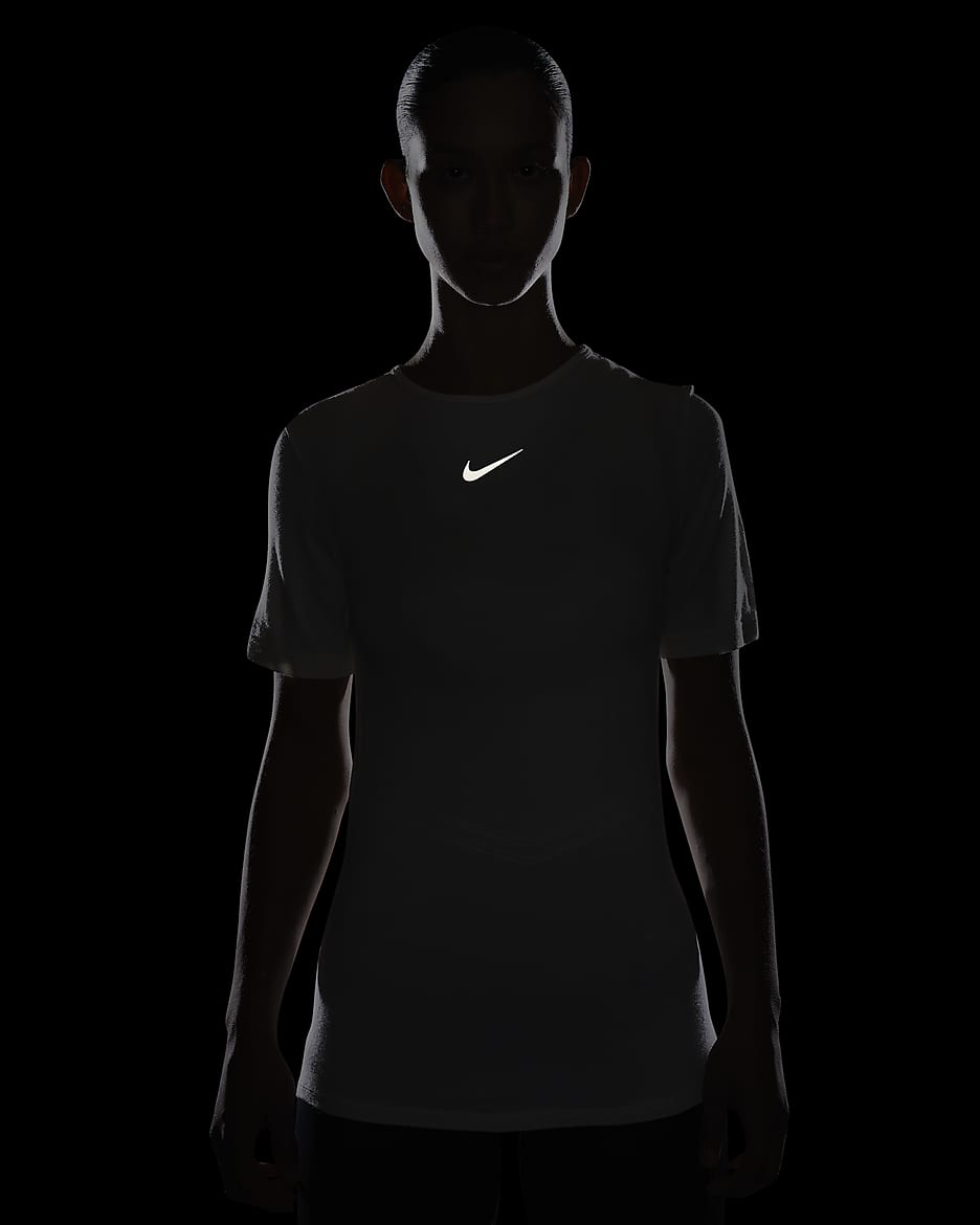 Nike Swift Wool Dri-FIT rövid ujjú női futófelső - Sail