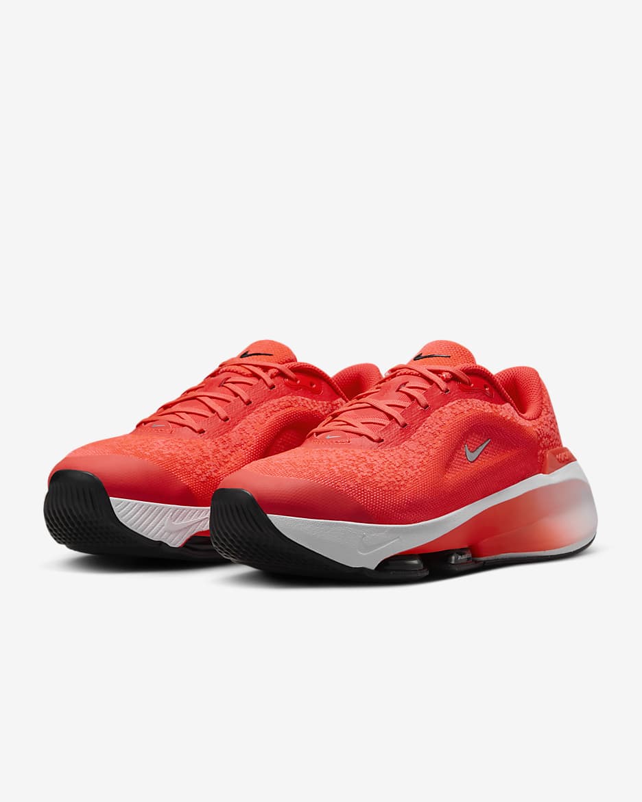 Nike Versair-træningssko til kvinder - Bright Crimson/sort/Lilac Bloom/Metallic Silver