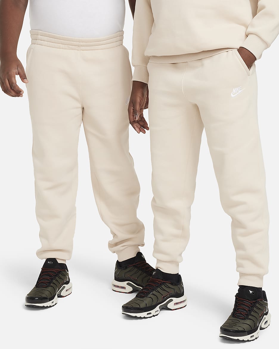 Joggers para niños talla grande (talla amplia) Nike Sportswear Club Fleece - Duna/Blanco