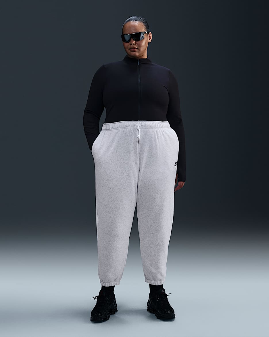 Pants de entrenamiento oversized de tiro medio para mujer Nike Sportswear Club Fleece (talla grande) - Abedul jaspeado/Negro