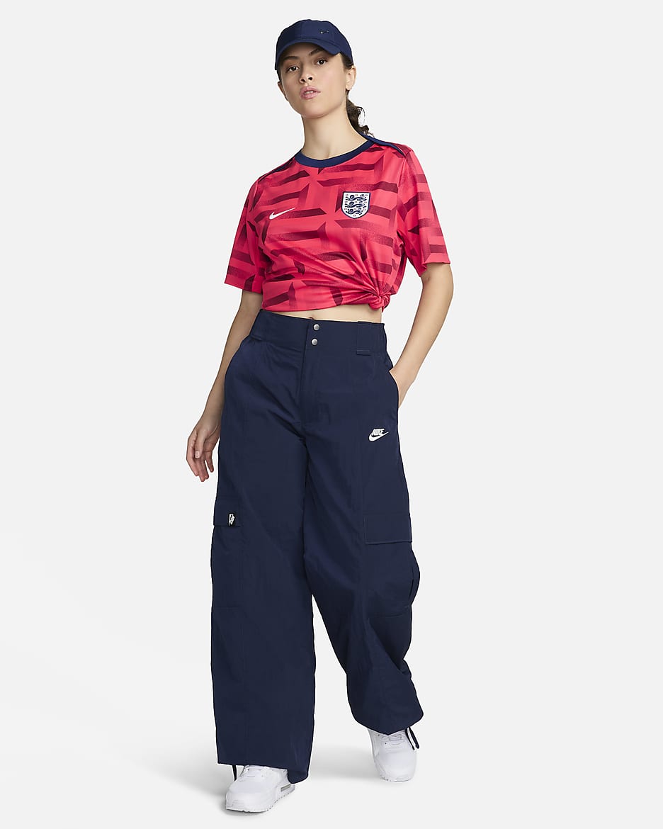 Haut de foot à manches courtes d'avant-match Nike Dri-FIT Angleterre Academy Pro pour homme - Siren Red/Blue Void/Blanc