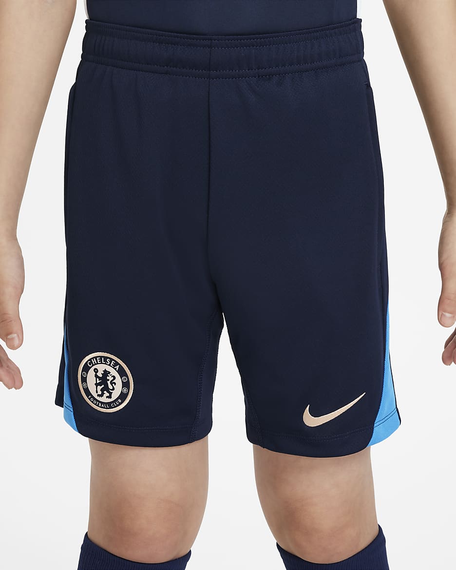 FC Chelsea Strike Nike Dri-FIT Fußball-Shorts aus Strick für jüngere Kinder - Obsidian/Light Photo Blue/Guava Ice