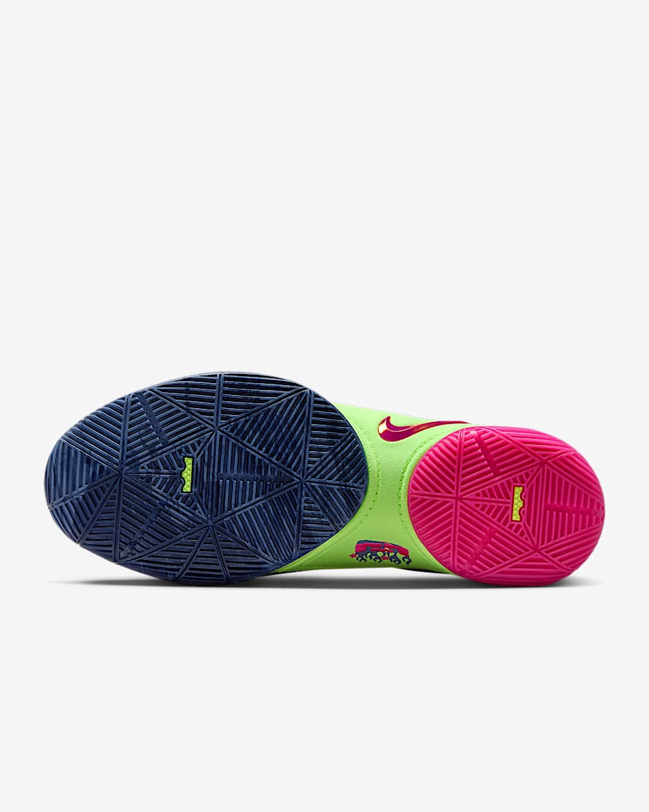 LeBron XXII Basketball Shoes