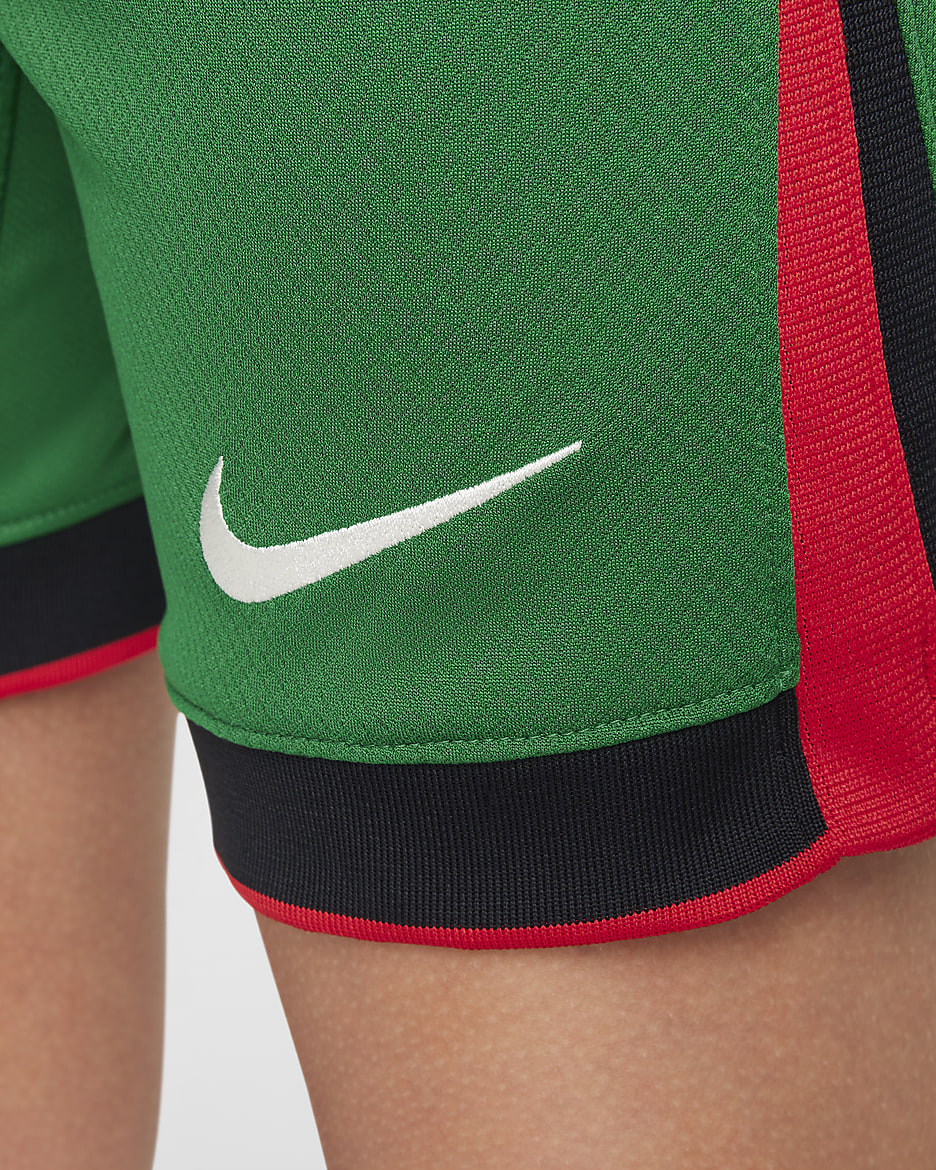 Portugal 2024 Stadium Home Nike Dri-FIT-Replica-Fußballshorts für ältere Kinder - Pine Green/University Red/Pitch Blue/Sail