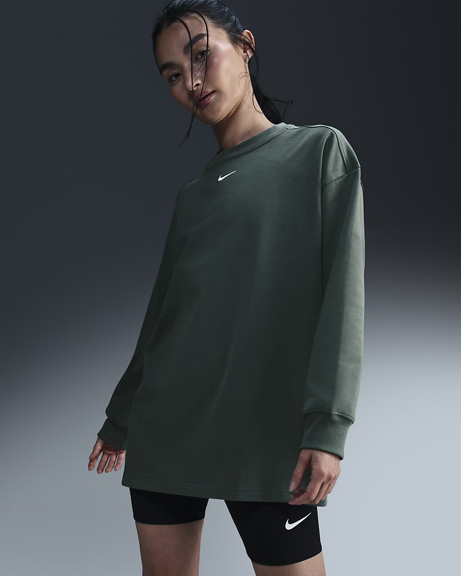 ナイキ スポーツウェア エッセンシャル ウィメンズ オーバーサイズド ロングスリーブ Tシャツ - ビンテージグリーン