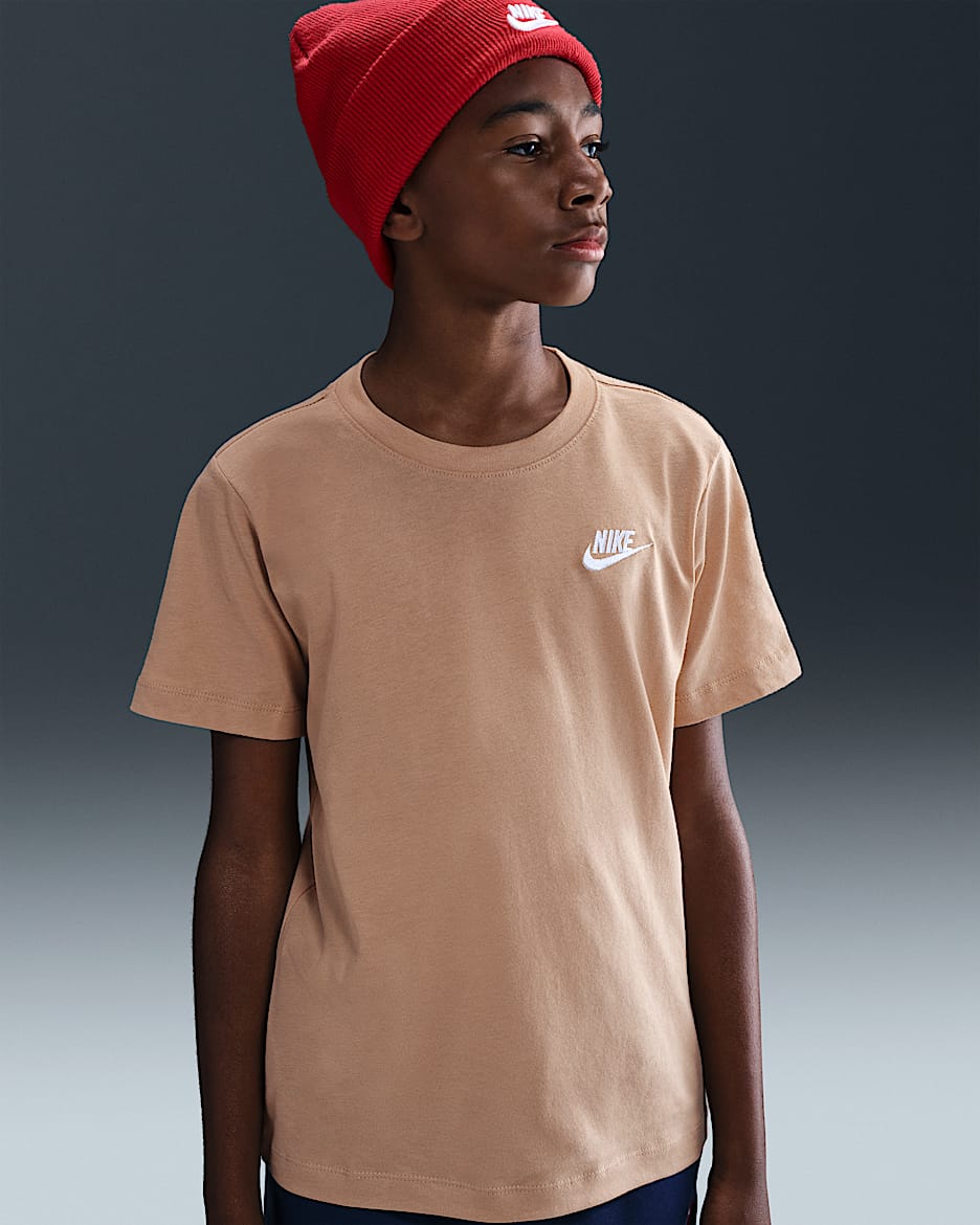 Playera para niños talla grande Nike Sportswear - Cáñamo/Blanco