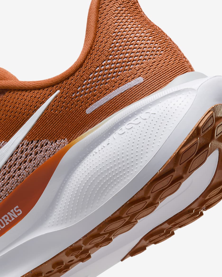 Tenis de correr en pavimento universitarios Nike para hombre Texas Pegasus 41 - Naranja desierto/Blanco/Gris lobo/Blanco