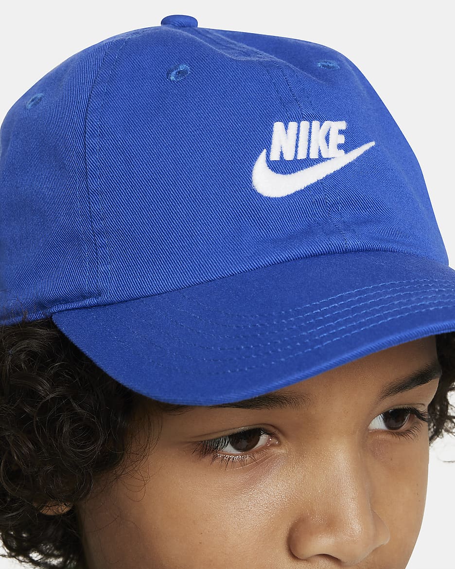 Boné com efeito lavado não estruturado Futura Nike Club para criança - Game Royal/Branco