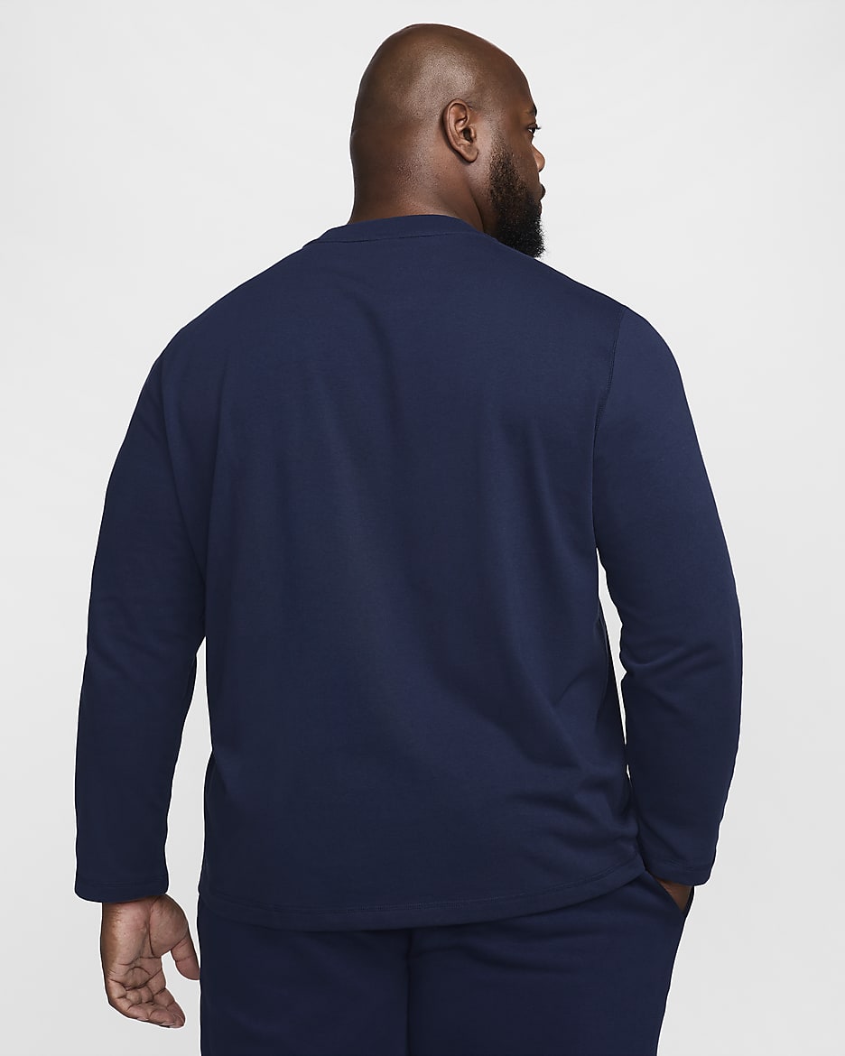 Henley de manga larga para hombre Nike Club - Azul marino medianoche/Azul marino medianoche/Blanco