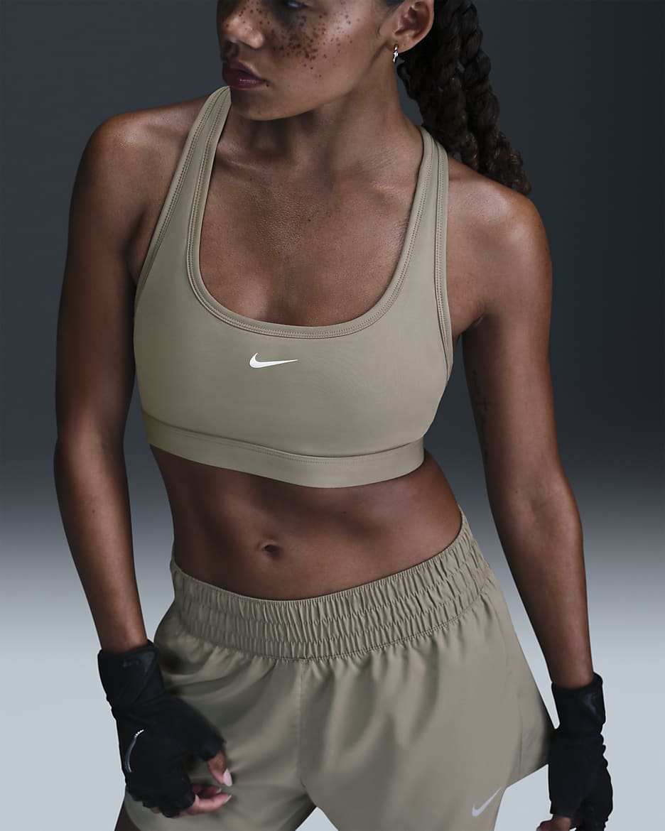 Sutiã de desporto sem almofadas de suporte ligeiro Nike Swoosh para mulher - Light Army/Branco