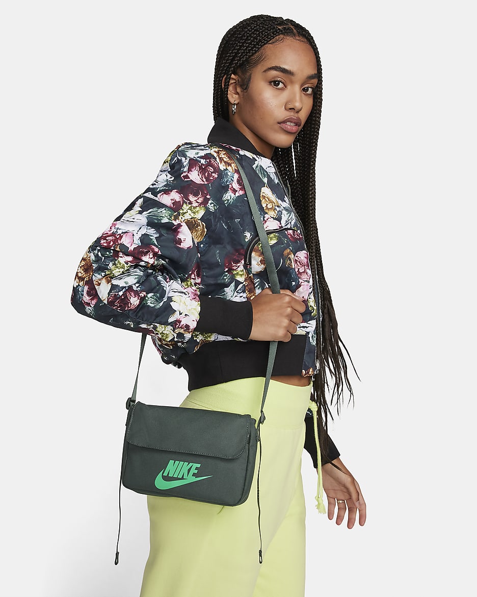 Nike Sportswear Women's Futura 365 Crossbody Bag (3L) - Vintage Green/Vintage Green/Stadium Green