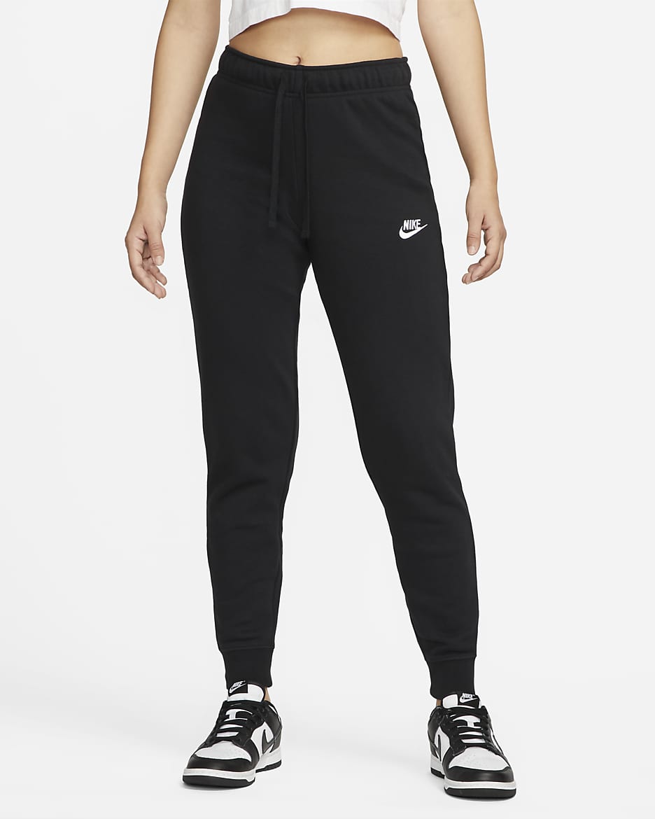 Joggers slim de tiro medio para mujer Nike Sportswear Club Fleece - Negro/Blanco