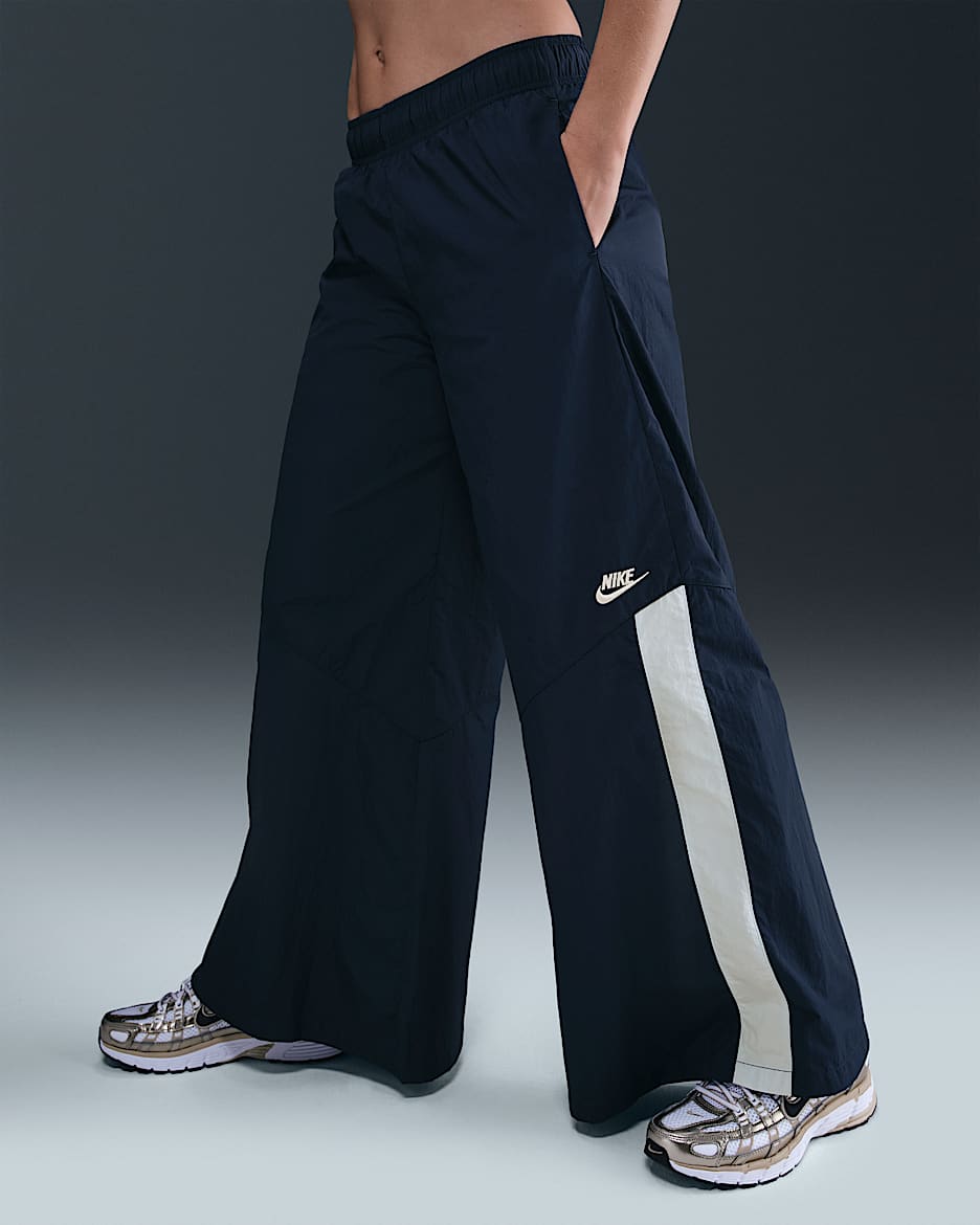 Nike Sportswear Women's Wide-Leg Woven Pants