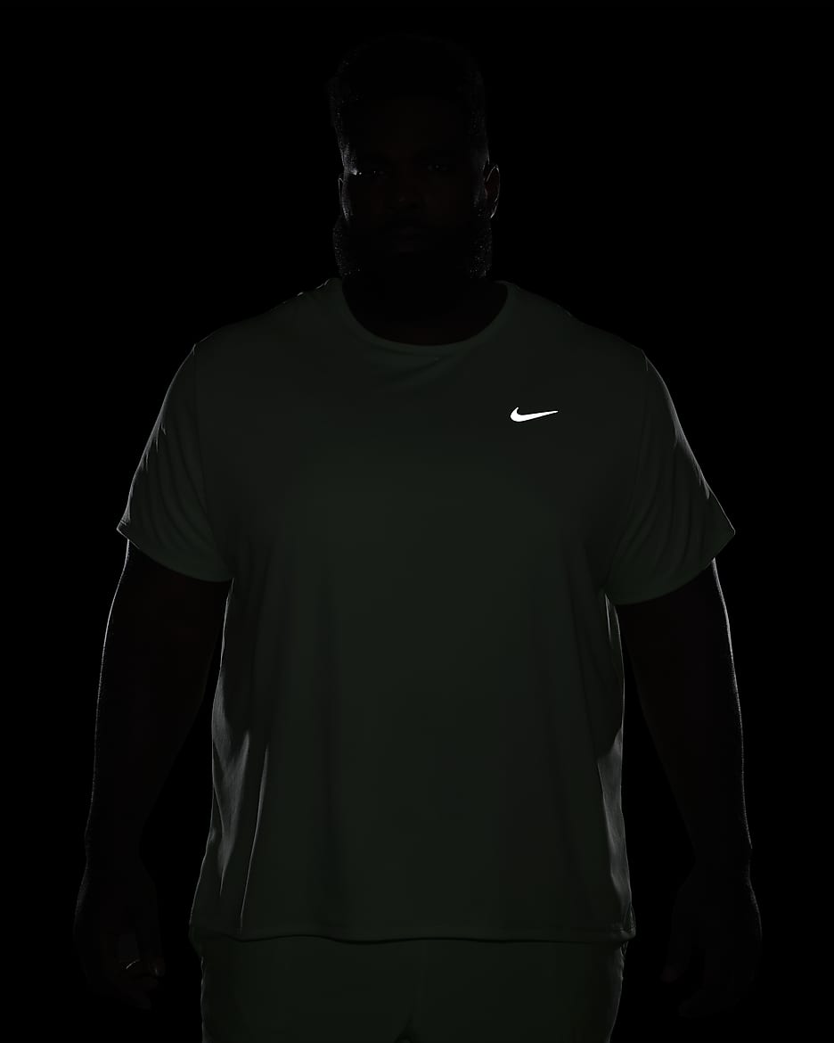 Camisola de running de manga curta Dri-FIT UV Nike Miller para homem - Verde Vapor