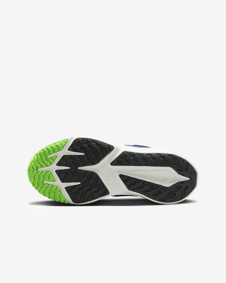 Nike Star Runner 4 Older Kids' Road Running Shoes - Black/Summit White/Green Strike/Racer Blue