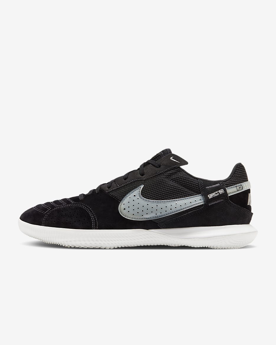 Nike Streetgato Low-Top Soccer Shoes