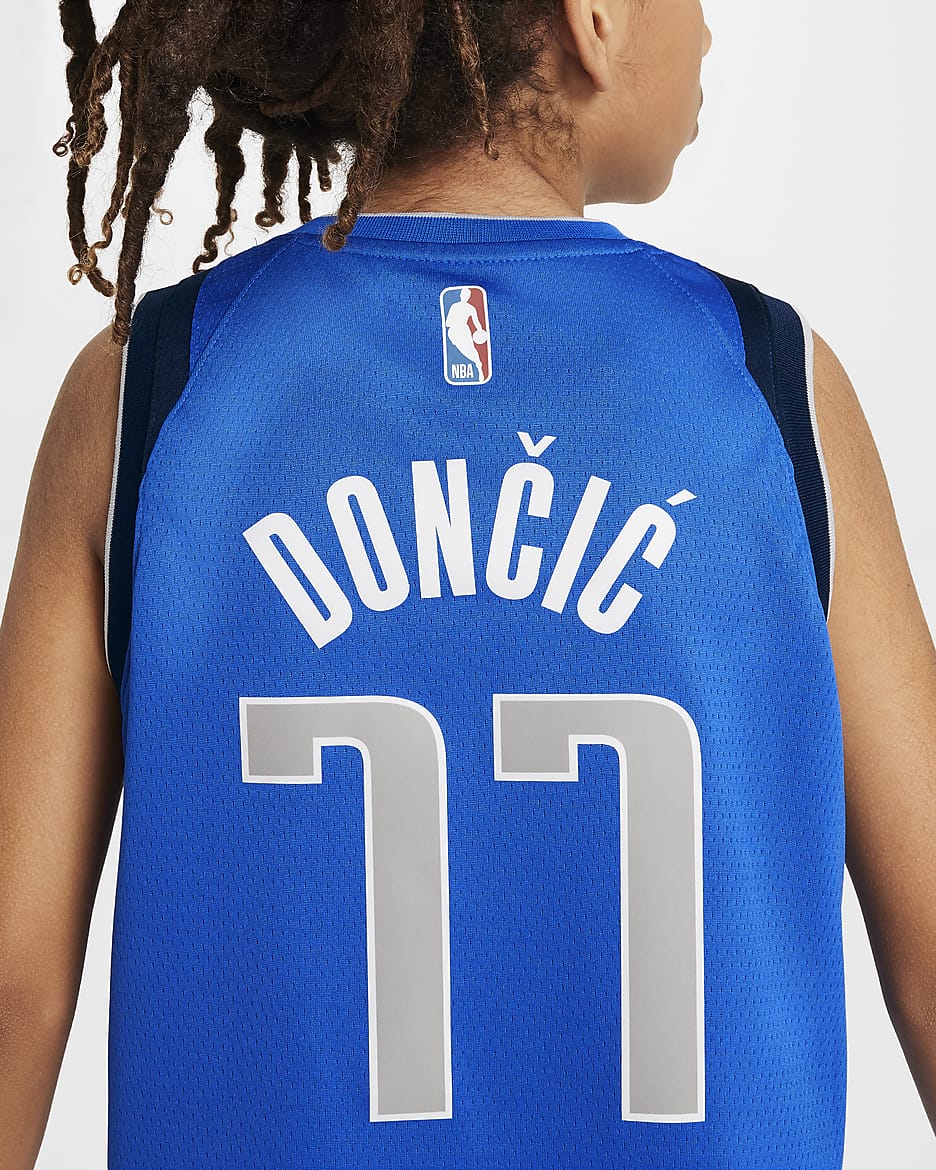 Dallas Mavericks 2023/24 Icon Edition Older Kids' Nike NBA Swingman Jersey - Game Royal