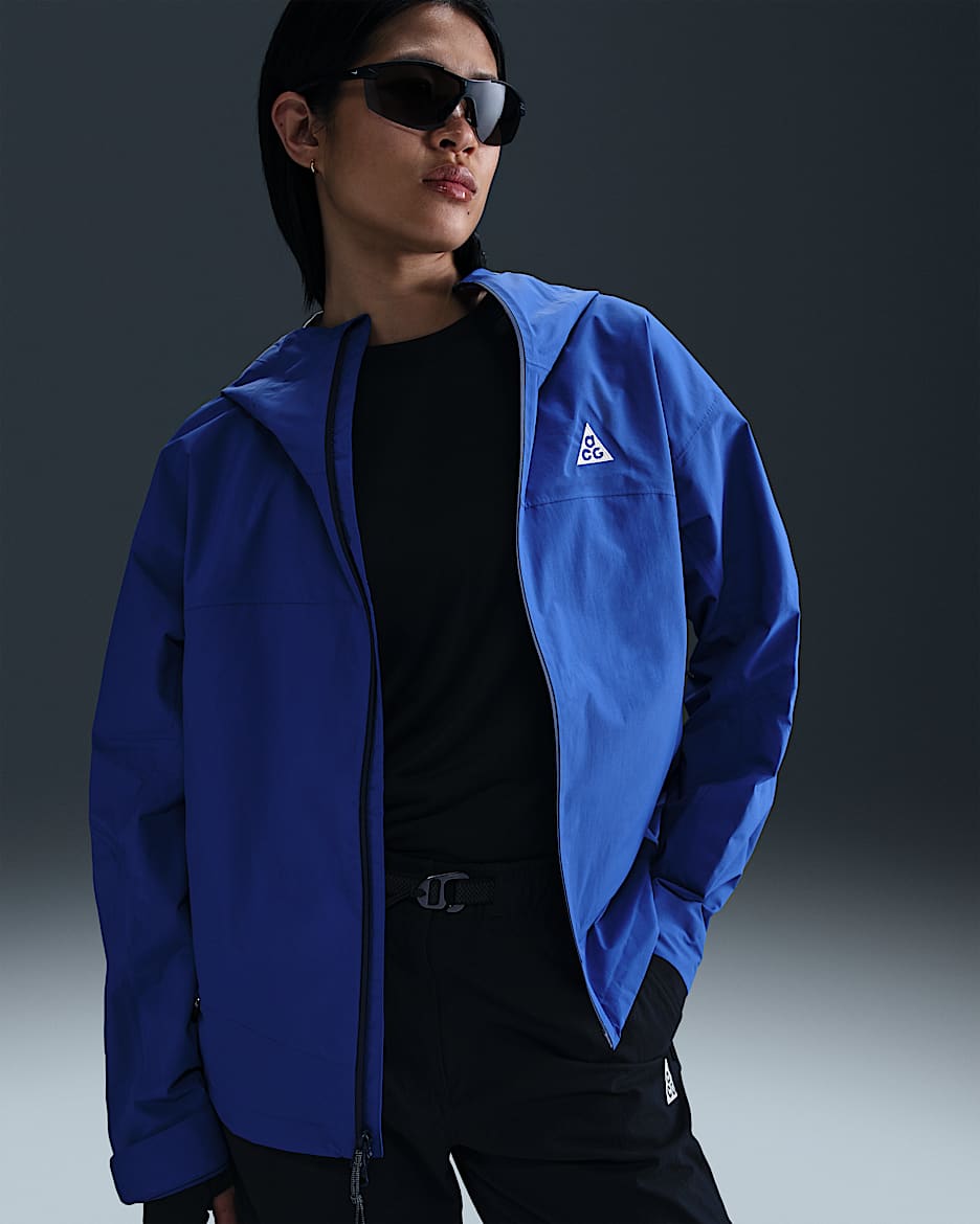 Chamarra para la lluvia Storm-FIT ADV holgada para mujer Nike ACG "Morpho" - Royal juego/Blanco cumbre
