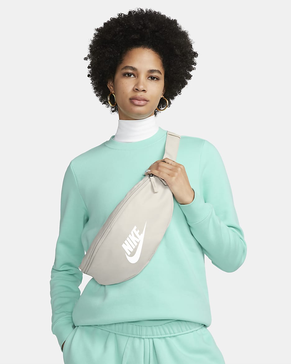 Cangurera (3 L) Nike Heritage - Marrón verdoso claro/Marrón verdoso claro/Blanco