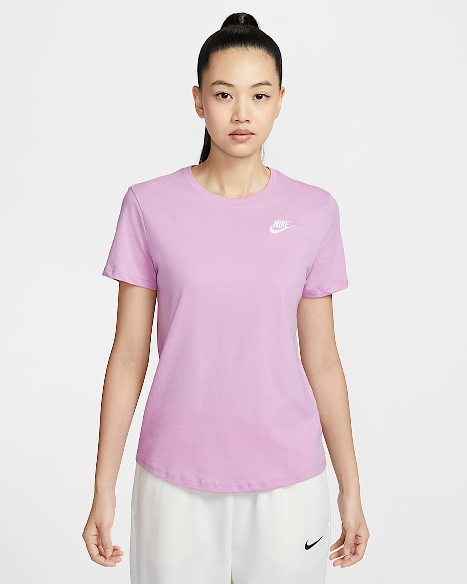 เสื้อยืดผู้หญิง Nike Sportswear Club Essentials - Beyond Pink/ขาว