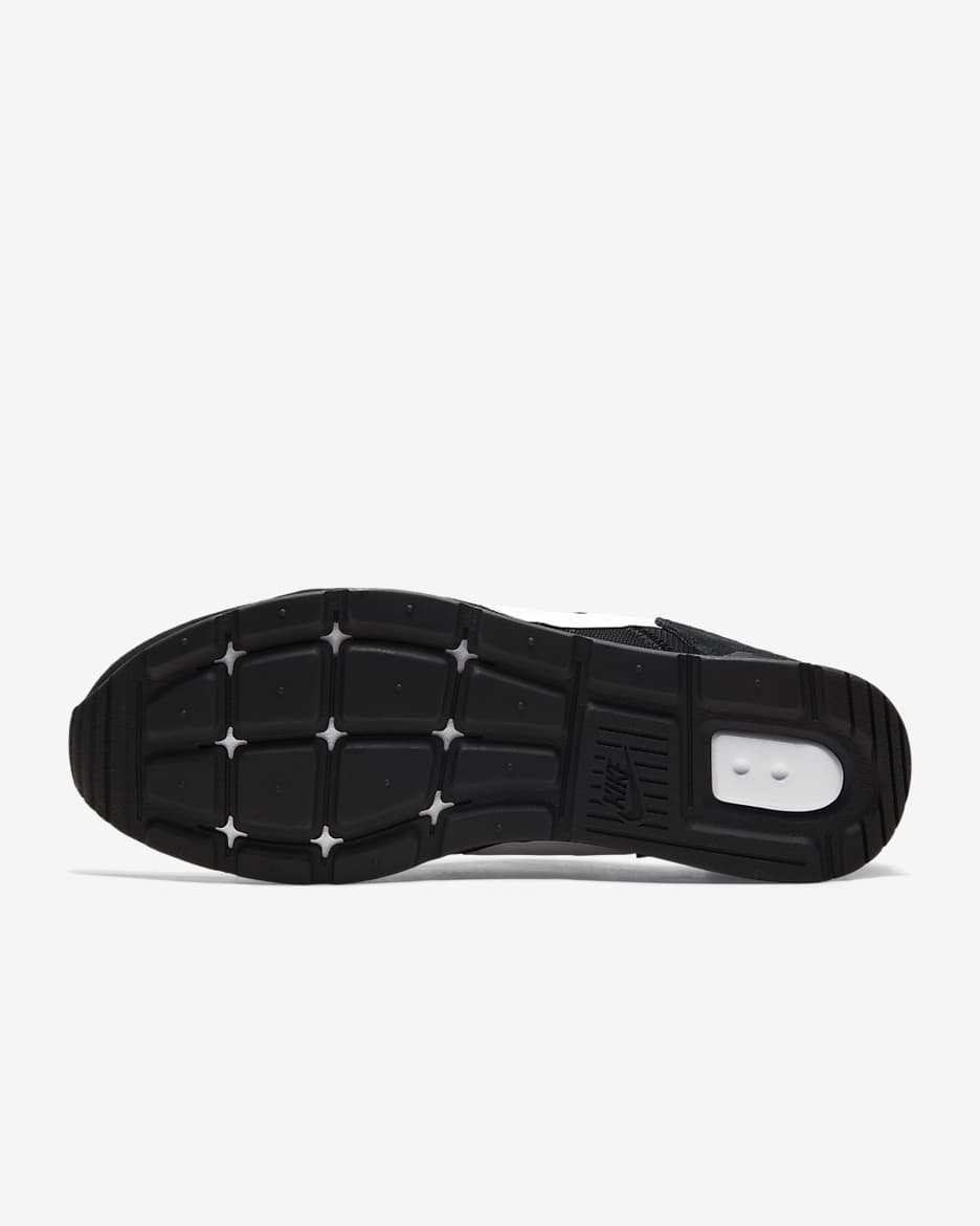 Nike Venture Runner Men's Shoe - Black/Black/White