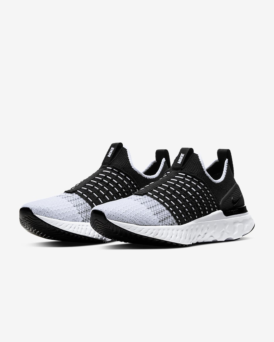 รองเท้าวิ่งโร้ดรันนิ่งผู้หญิง Nike React Phantom Run Flyknit 2 - ดำ/ขาว