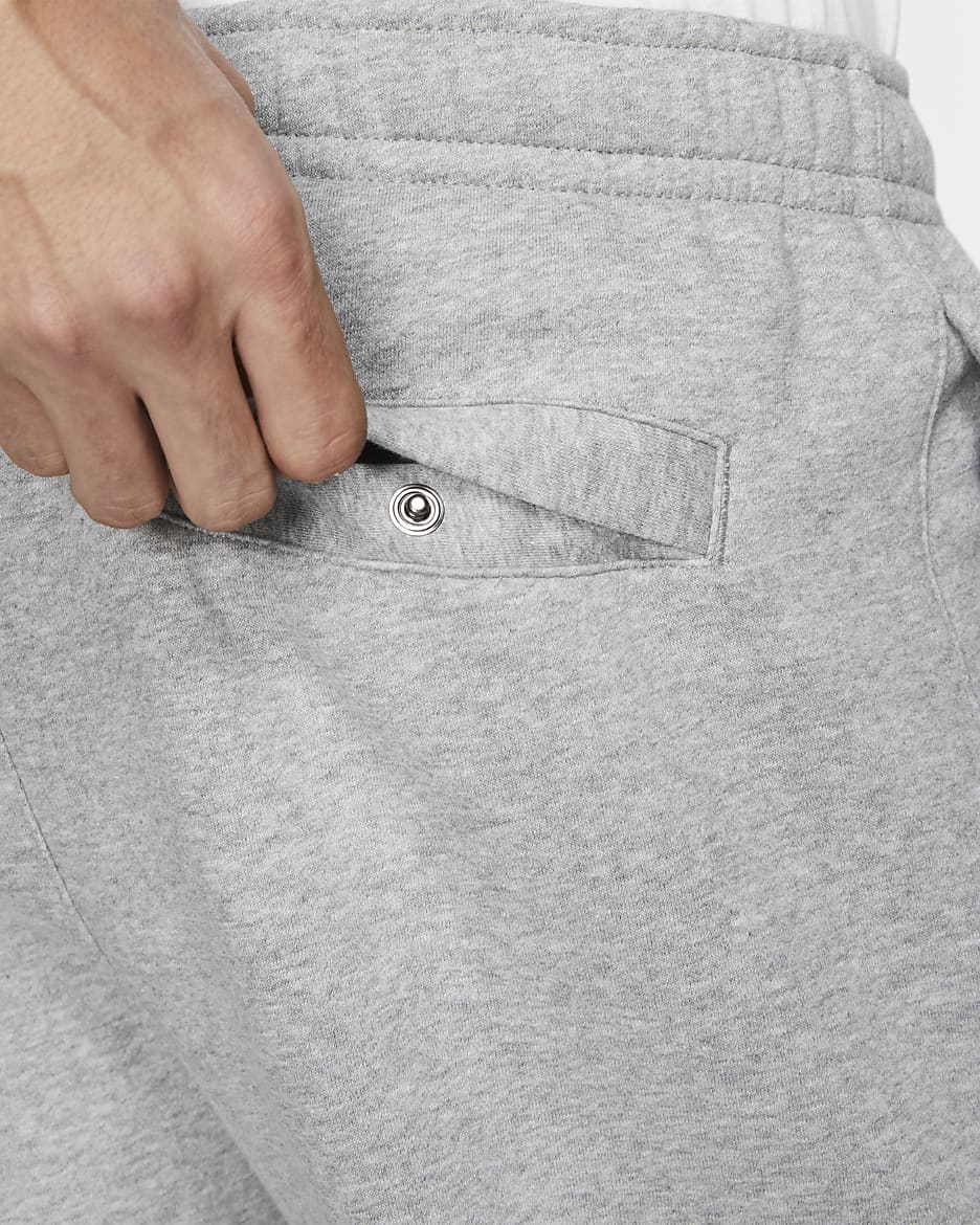 Nike Sportswear Club Fleece Herrenhose - Dark Grey Heather/Matte Silver/Weiß