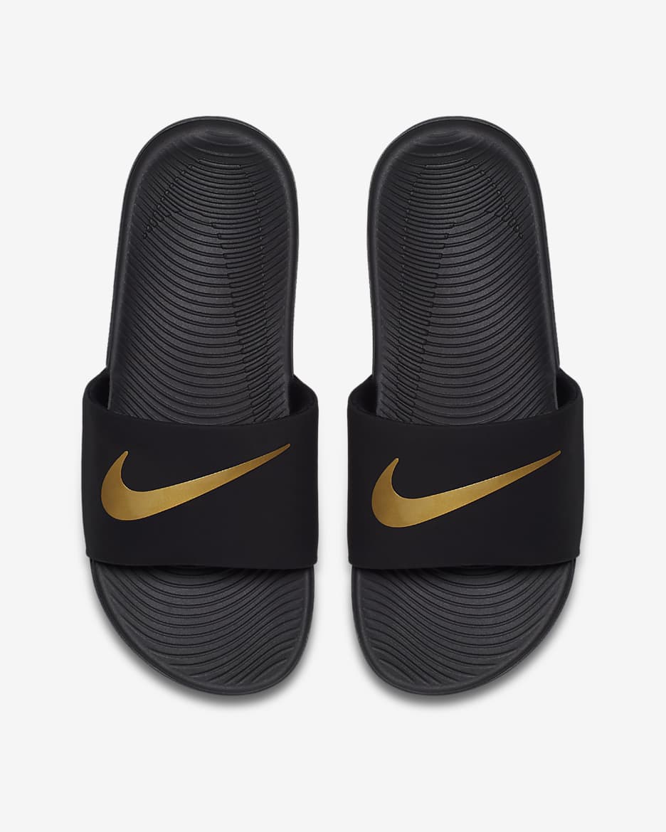 รองเท้าแตะแบบสวมเด็กเล็ก/โต Nike Kawa - ดำ/Metallic Gold