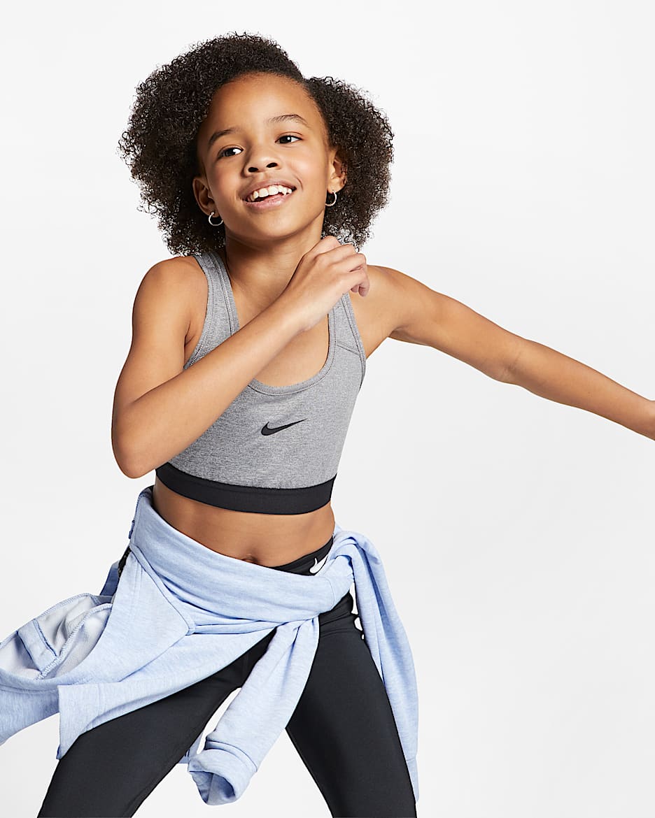 Bra deportivo para niñas talla grande Nike - Carbono jaspeado/Gris oscuro/Negro/Negro
