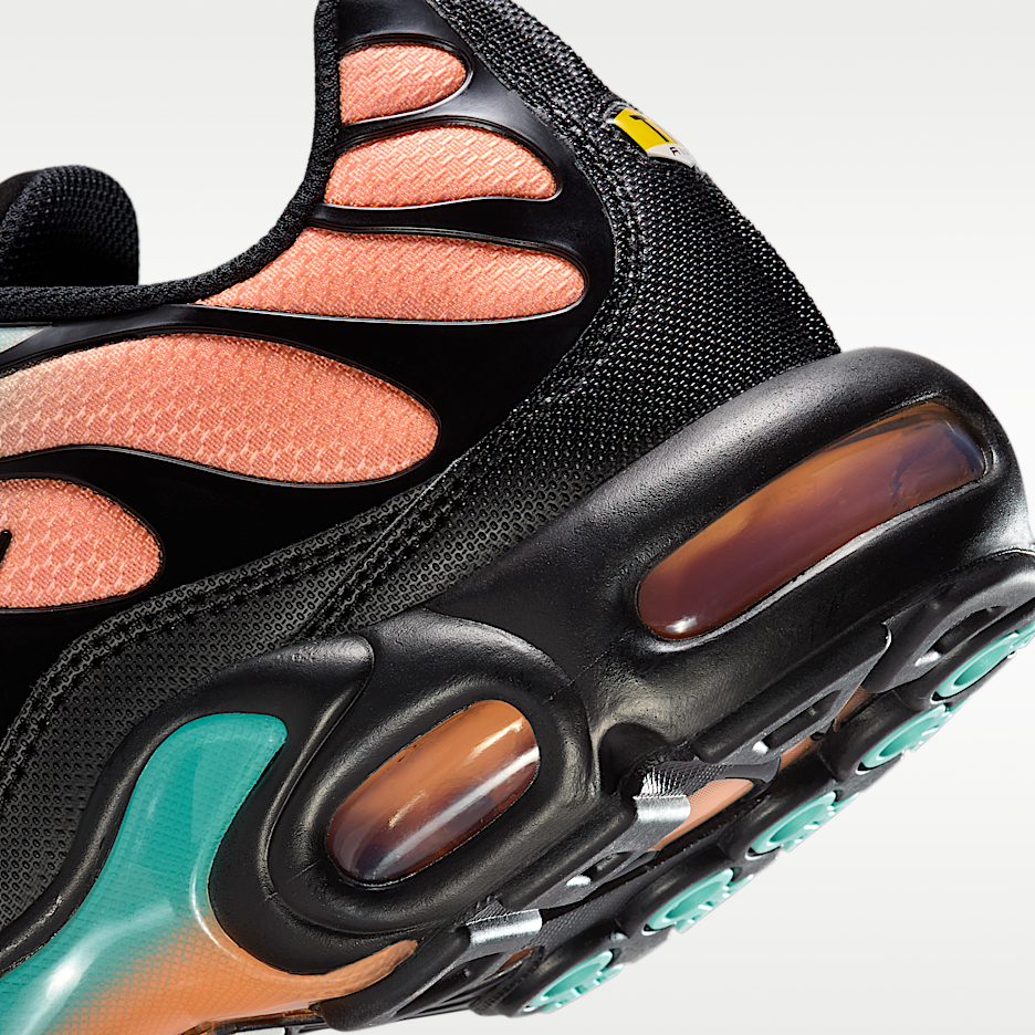 Мужские кроссовки Nike Air Max Plus Premium Men's Shoes — фото 8