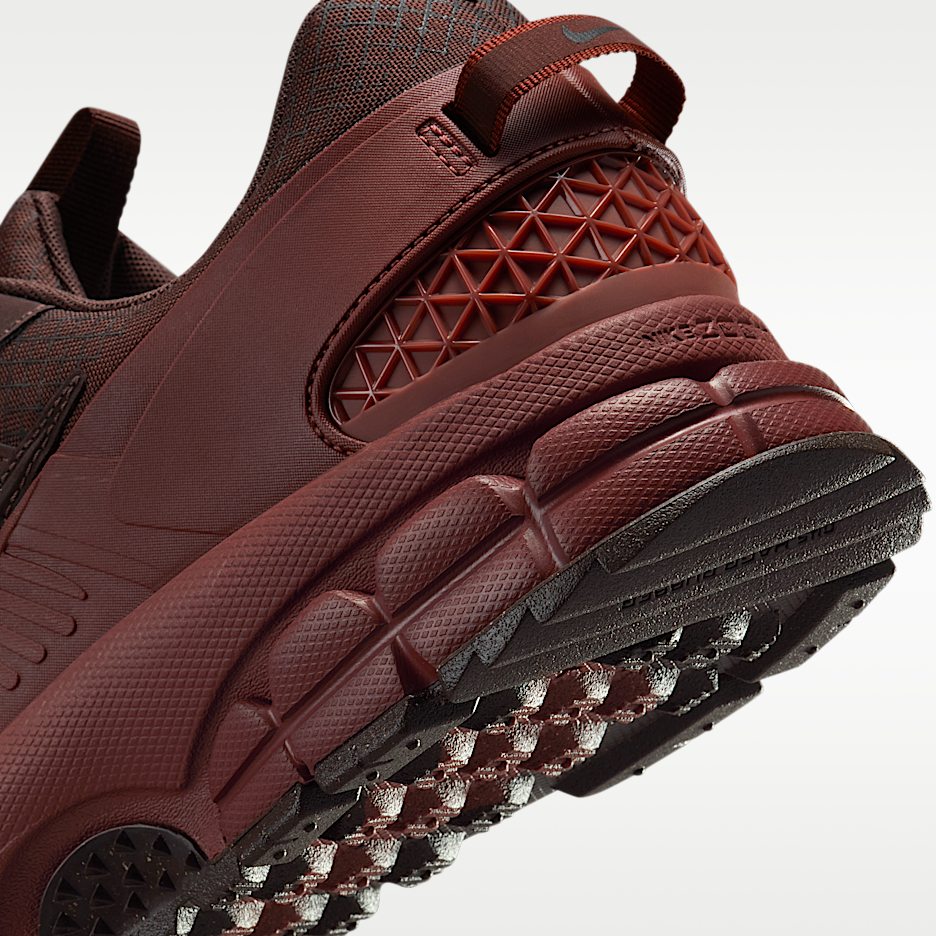 Мужские зимние кроссовки Nike Zoom Vomero Roam — фото 8