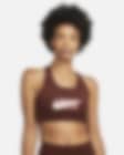 Low Resolution สปอร์ตบราผู้หญิงซัพพอร์ตระดับกลางไม่เสริมฟองน้ำมีกราฟิก Nike Dri-FIT Swoosh Icon Clash