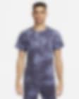 Low Resolution Ανδρική κοντομάνικη μπλούζα γιόγκα με μοτίβο σε όλη την επιφάνεια Nike Dri-FIT
