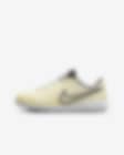 Low Resolution Nike Jr. Tiempo Legend 10 Academy Younger/Older Kids' Indoor Court Low-Top Football Shoes