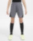 Low Resolution Nike Dri-FIT Strike Genç Çocuk Futbol Şortu