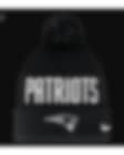 Gorro con dobladillo para hombre Nike RFLCTV (NFL New England Patriots)